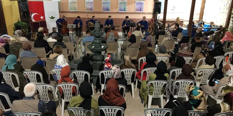 Şadırvanlı Han’da saz eserleri ve esmâ zikri