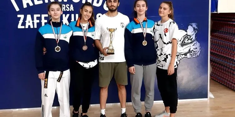 Osmangazili ikizler turnuvaya damga vurdu