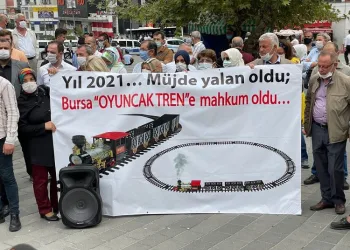 Bursa’da oyuncak trenle ‘Hızlı Tren’ protestosu