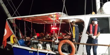 Çanakkale açıklarında 193 kaçak göçmen yakalandı