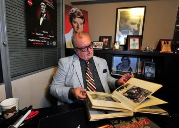 Zeki Müren’in Bursa’daki yeğeni: Anıt mezar sözü tutulmadı