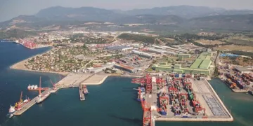 Gemlik esnafı gemicilerin karaya çıkmasına müsaade edilmesini istiyor