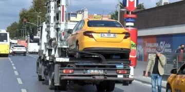 İstanbul Aksaray’da taksi denetimi; 4 araç trafikten men edildi