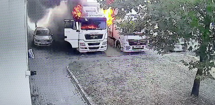 Bursa’da TIR’ın içinde uyurken yangın çıktı