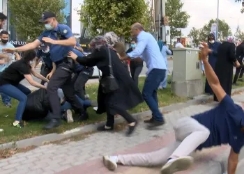Bursa’da keşif sırasında kadın sürücüye saldırdılar