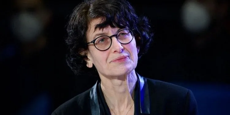 Özlem Türeci: 12 veya 18 ayda bir yeni doz