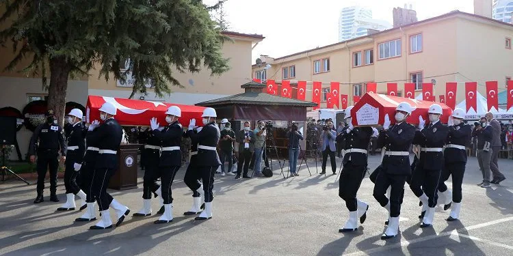Şehit özel harekat polislerinin cenazeleri memleketlerine uğurlandı