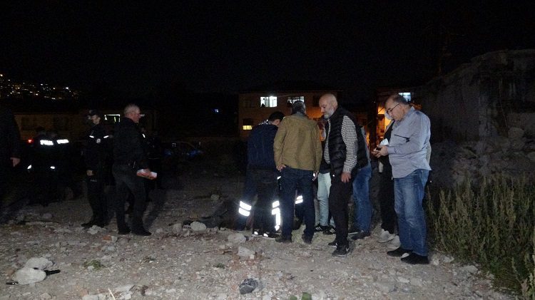 Bursa'da, boş arazide erkek cesedi bulundu