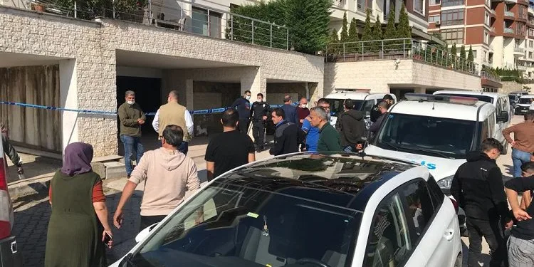 Asansör boşluğuna düşen kargo görevlisi öldü