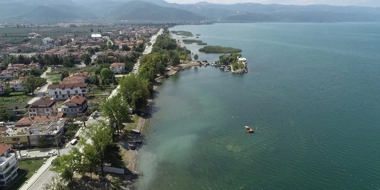 İznik Gölü kenarında el bombası bulundu