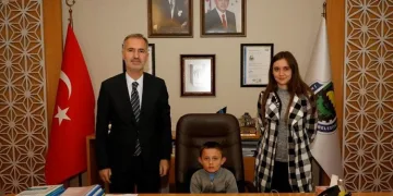 Dünya Çocuk Gününde Makam Berat’a Emanet