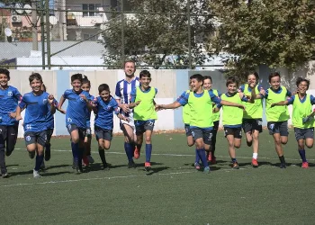 Bursa’nın genç vekili çocuklarla idmana çıktı
