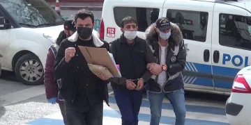 14 yaşındaki kızını 24 yerinden bıçakladı