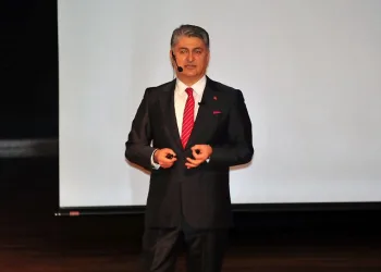 TOGG Ceo’su Bursa Uludağ Üniversitesi’nin akademik yılı açılışına katıldı