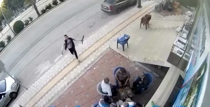 Yardım için sığındı, müdahale edilmeyince saldırıya uğradı