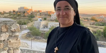 Süryani rahibe, 36 yıl sonra köyüne döndü