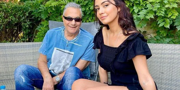 Ece Ronay’dan Mehmet Ali Erbil’e taciz suçlaması
