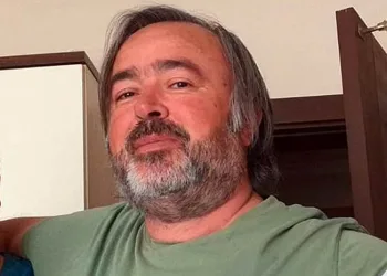 Aşı karşıtı öğretim üyesi virüsten öldü