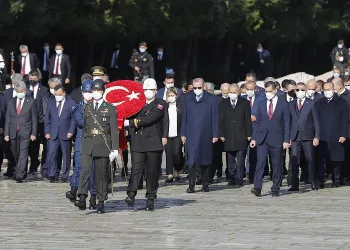 Devlet erkanı Anıtkabir’de