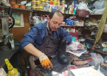 Bursa’da ayakkabı tamircilerinin yüzü güldü