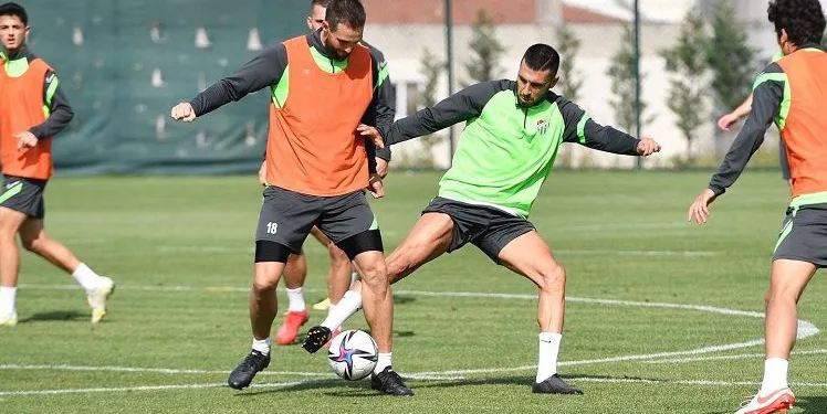 Bursaspor’da Kocaeli kampı başladı