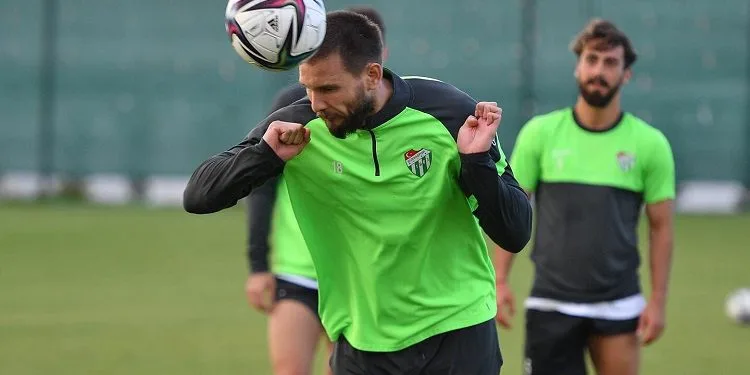 Bursaspor’un Kocaeli kampında tempo arttı