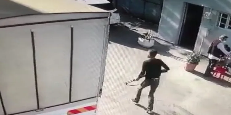 Bursa’da tartıştığı kişilere pompalı tüfekle ateş açtı