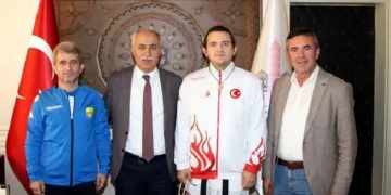 Türkiye şampiyonundan Başkan Aydın’a ziyaret