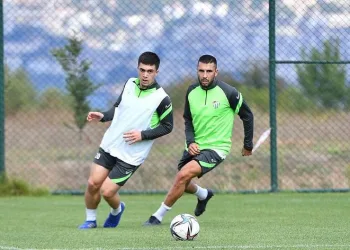 Bursaspor, Kocaeli’de taktik çalıştı