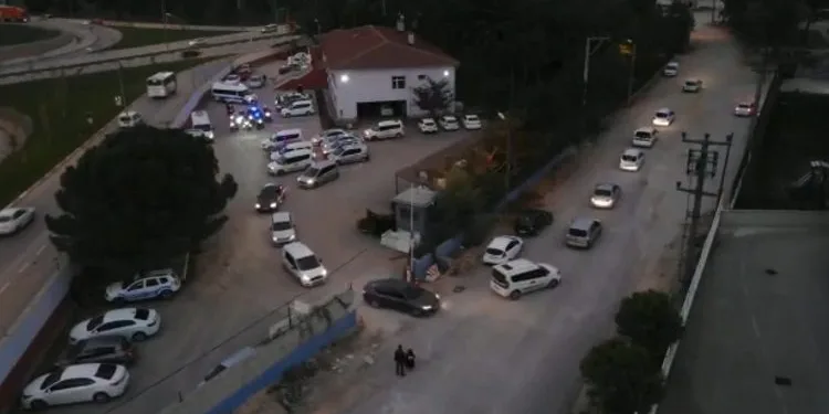 Bursa’da 9 ayrı adrese eş zamanlı operasyon