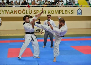Bursa Yıldırım’da karate rüzgarı