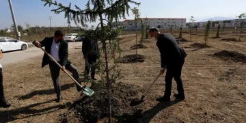 Bursa İnegöl’de 154 fidan toprakla buluştu