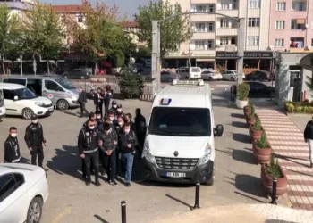 Bursa’da tefecilik operasyonunda 3 kişi tutuklandı