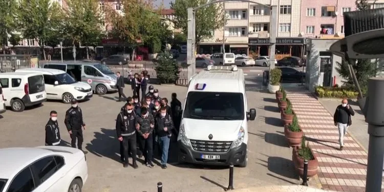 Bursa’da tefecilik operasyonunda 3 kişi tutuklandı