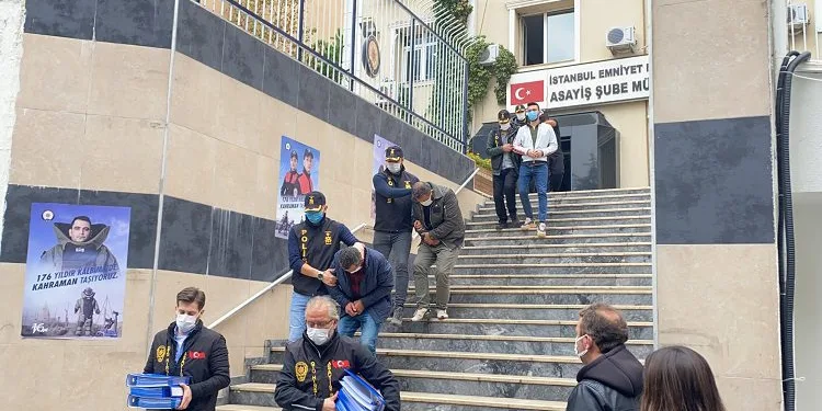 Oto hırsızlık çetesinin üyeleri Bursa’da yakalandı