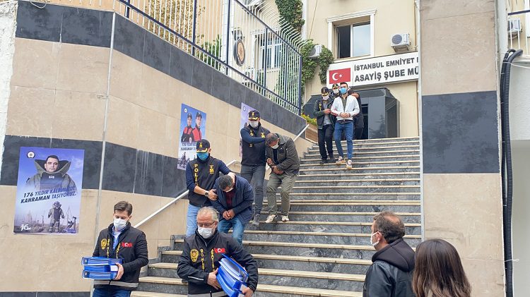 Oto hırsızlık çetesinin üyeleri Bursa'da yakalandı