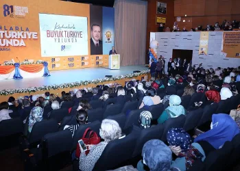 Bursa Büyükşehir Belediyesi üreten kadınların yanında