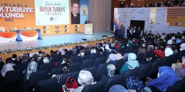 Bursa Büyükşehir Belediyesi üreten kadınların yanında