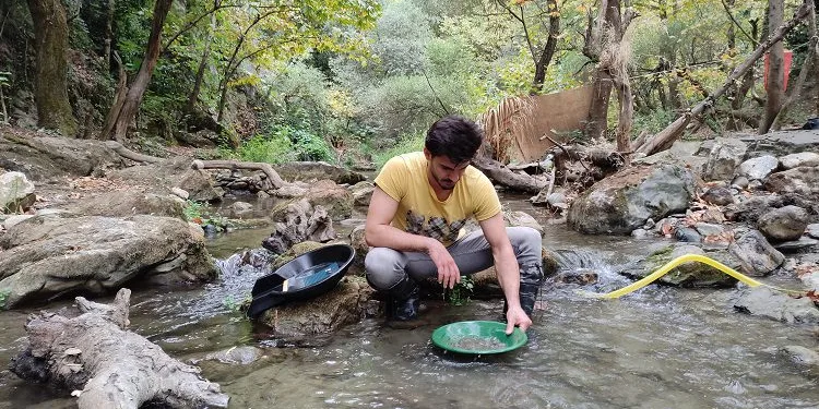 Bursa Uludağ’ın eteklerinde altın arıyorlar