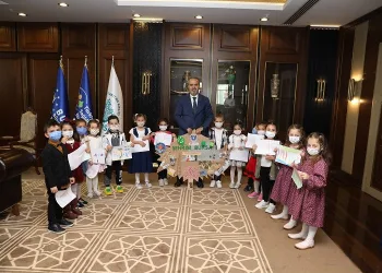 Bursa’da minik öğrencileri ‘Başkanı Tanıma’ dersi