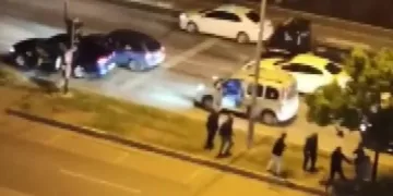 Bursa’da cadde ortasında birbirlerine girdiler