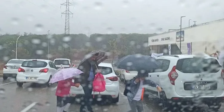 Bursa’da sağanak zor anlar yaşattı