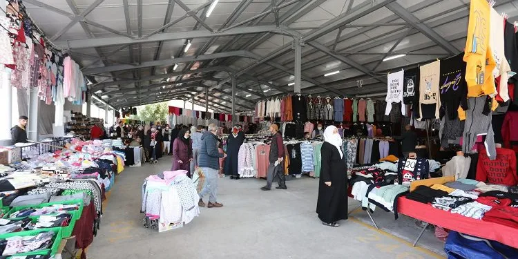Gürsu Yenidoğan kapalı pazarında tezgahlar kuruldu