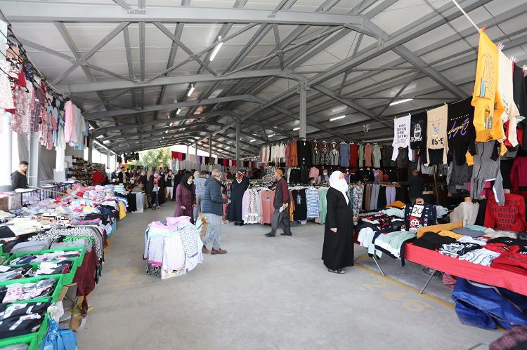 Gürsu Yenidoğan kapalı pazarında tezgahlar kuruldu