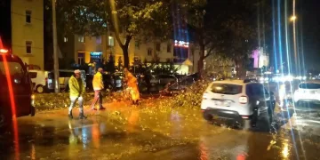 Bursa’da sağanak ve dolu yağışı hayatı felç etti
