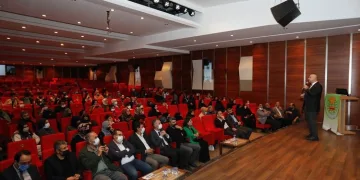 ‘Huzurlu Aile Mutlu Gençlik’ semineri sürüyor