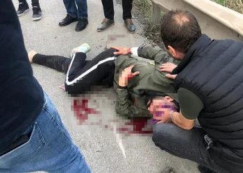 Bursa’da motosiklet sürücüsü kazada ağır yaralandı