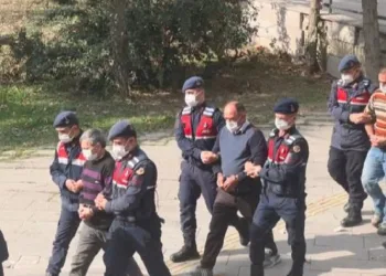 Bursa’da kaçak kazıda suçüstü yakalandılar