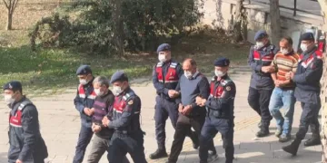Bursa’da kaçak kazıda suçüstü yakalandılar