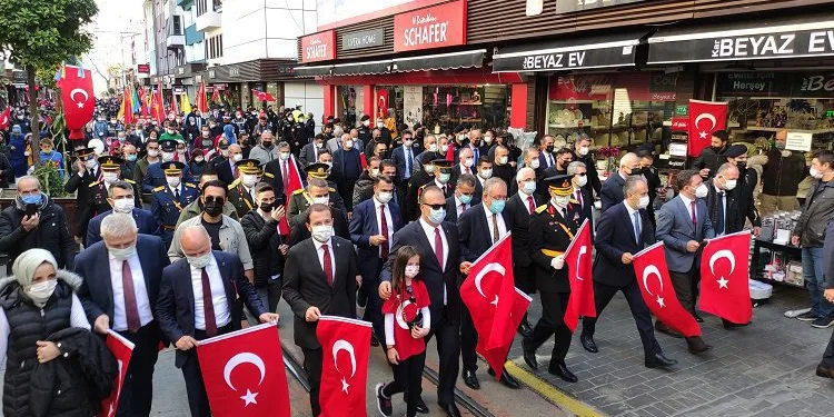 Bursa’da Cumhuriyet Bayramı coşkuyla kutlandı